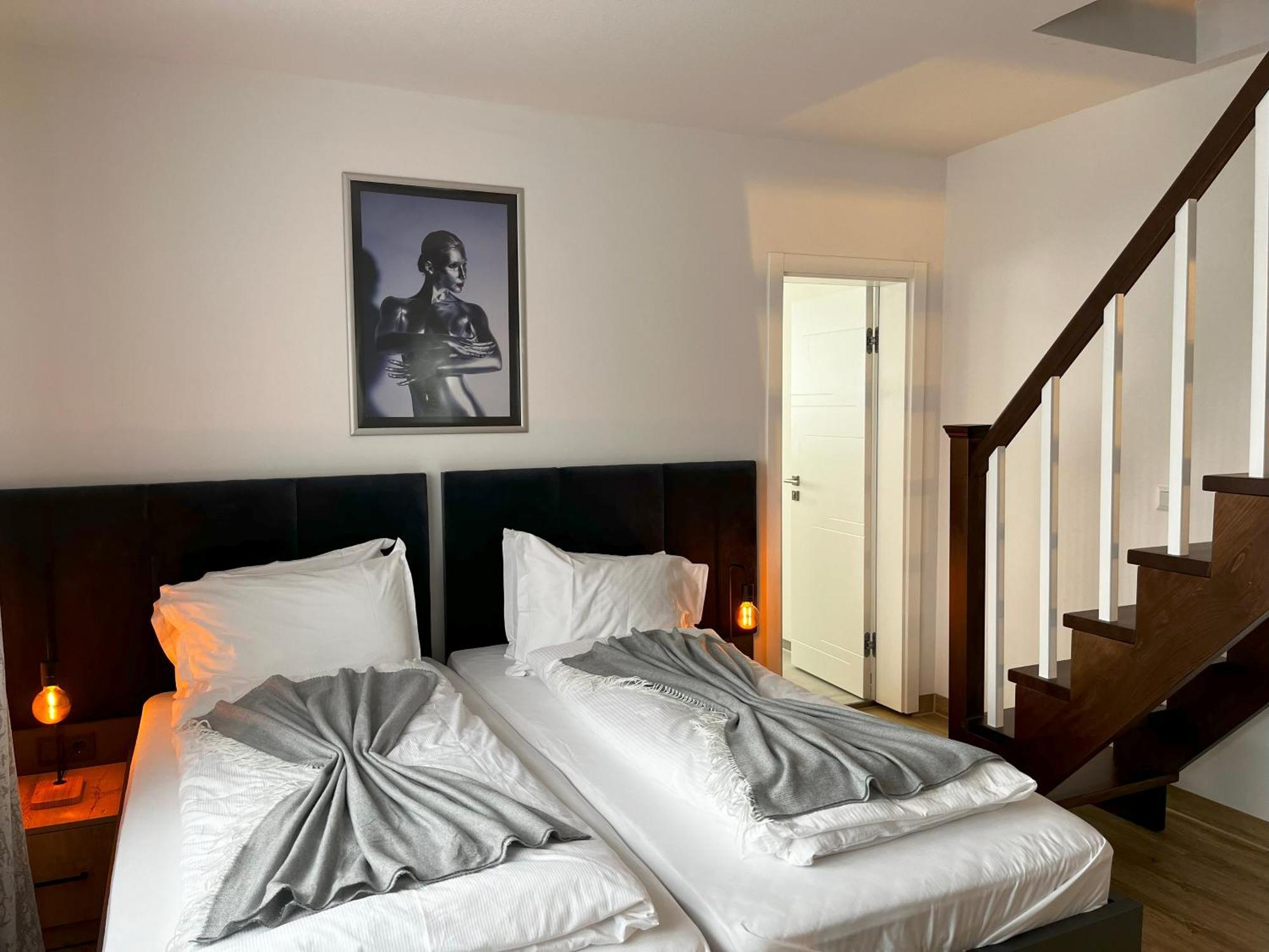 Haven Hotels - Hotel Dona Бергиш-Гладбах Экстерьер фото