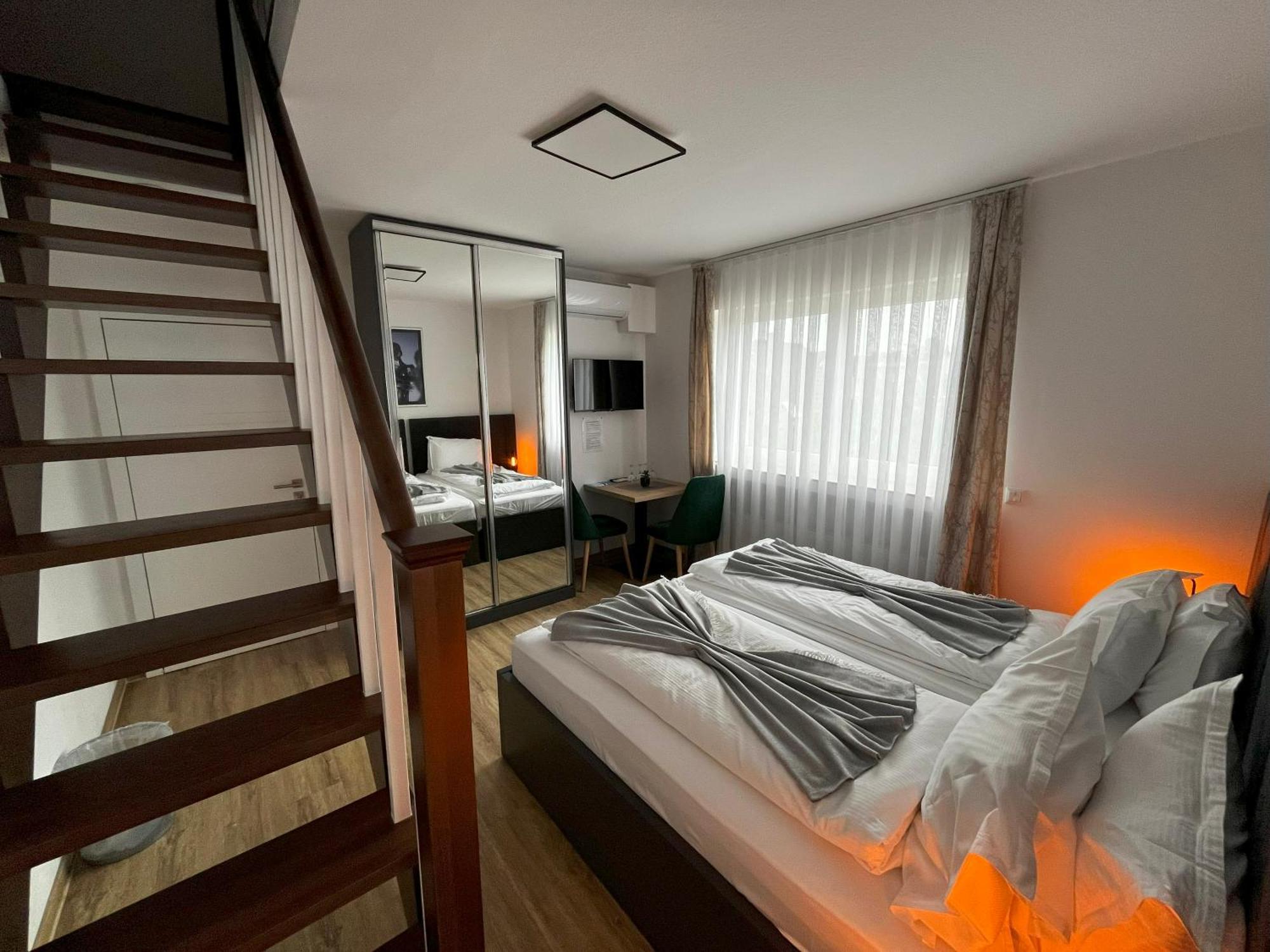 Haven Hotels - Hotel Dona Бергиш-Гладбах Экстерьер фото