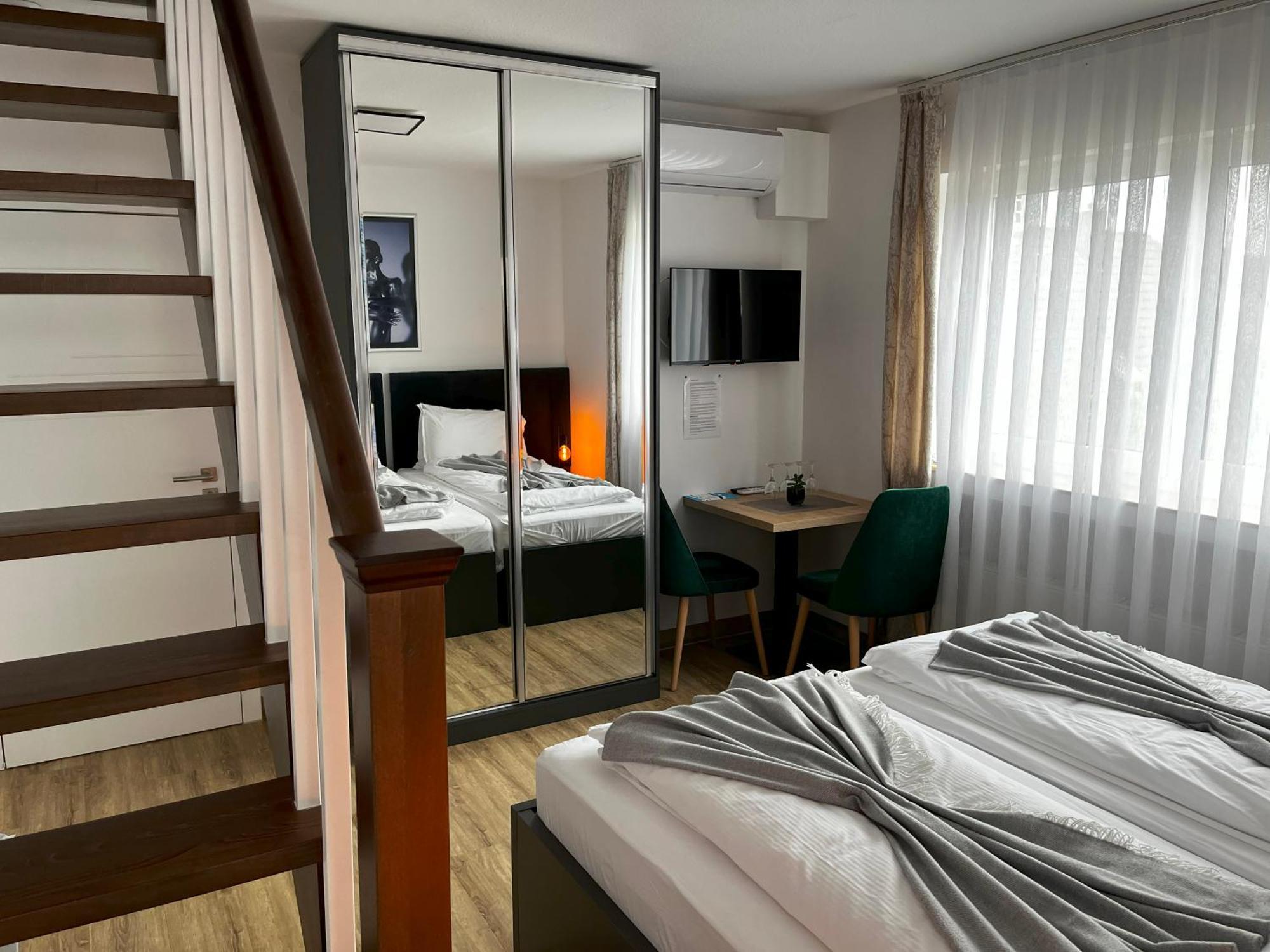 Haven Hotels - Hotel Dona Бергиш-Гладбах Экстерьер фото