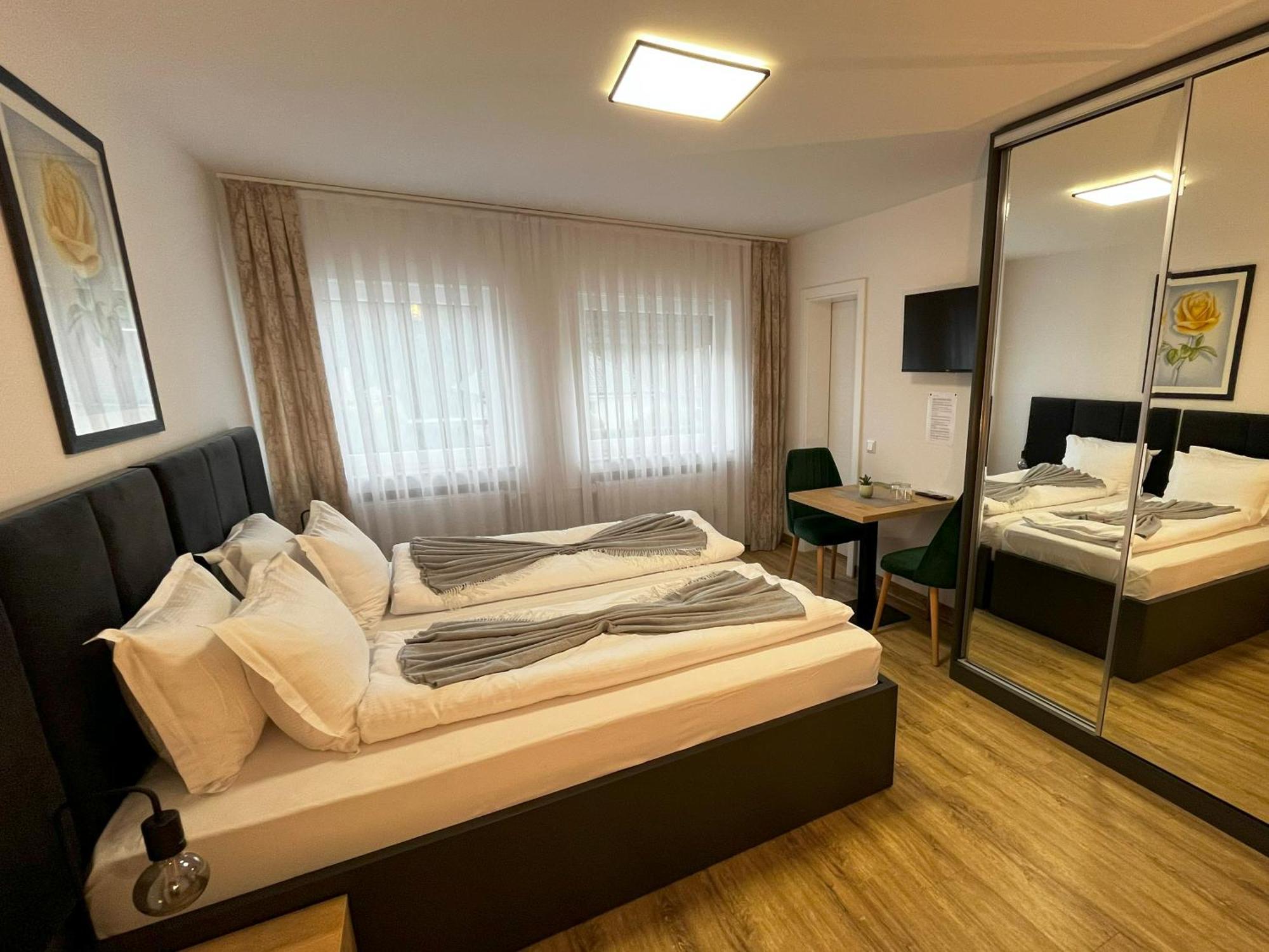 Haven Hotels - Hotel Dona Бергиш-Гладбах Экстерьер фото